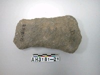 藏品(中型淺腰打製石斧)的圖片